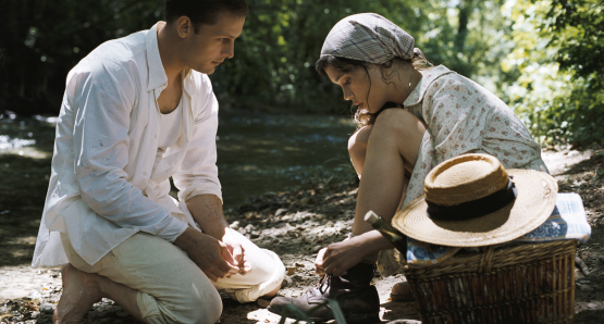Jacques (Nicolas Duvauchelle)
and Patricia (Astrid Berg&egrave;s-Frisbey) in The Well Digger's Daughter.